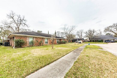 8202 Gulfwood Ln, Houston, TX 77075 - photo 2