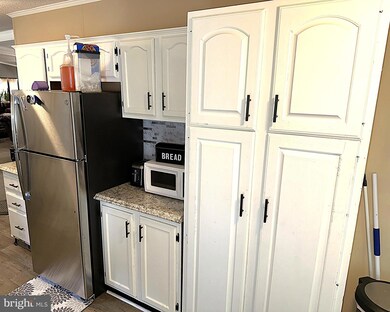 255 Rips Dr, Lothian, MD 20711 - photo 6