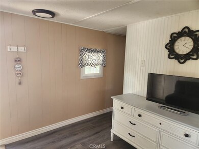 15940 Stoddard Wells Rd unit 40, Victorville, CA 92395 - photo 7