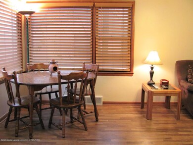 Living room/dining