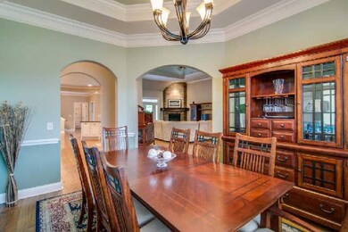 Entertain In This Spacious Dinning Area 