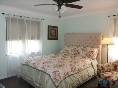 1st bedroom Main Floor
