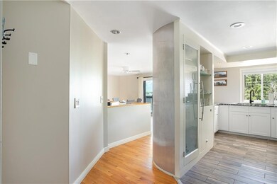 4162 Post Rd unit 11, East Greenwich, RI 02818 - photo 2