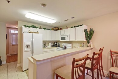 Kitchen breakfast counter