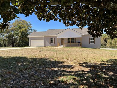 140 Shelbyville Mills Rd, Shelbyville, TN 37160 - photo 3