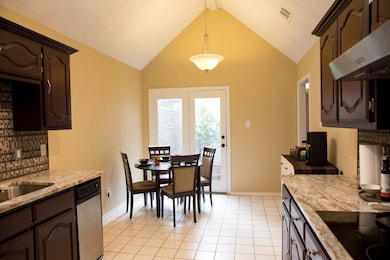 200 Supreme Ct, Irving, TX 75061 - photo 3