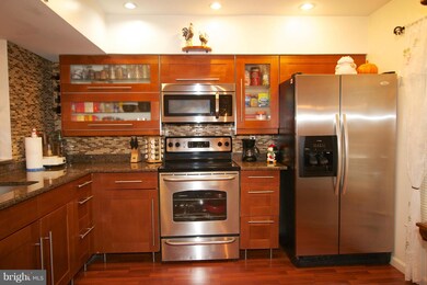 3942 Angelton Ct, Burtonsville, MD 20866 - photo 2