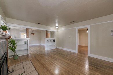 Lots of natural light, great bookshelves