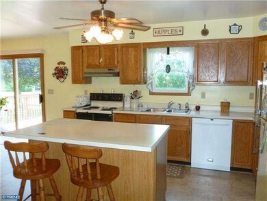 517 Frutchey Hill Rd, Easton, PA 18040 - photo 4