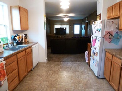 914NRowleyKitchen1