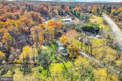 950 Rosstown Rd, Lewisberry, PA 17339 - photo 2