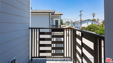 3946 S Budlong Ave unit 1/2, Los Angeles, CA 90037 - photo 5