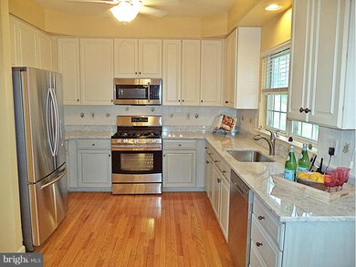 3 Yellow Leaf Ct, Germantown, MD 20876 - photo 2