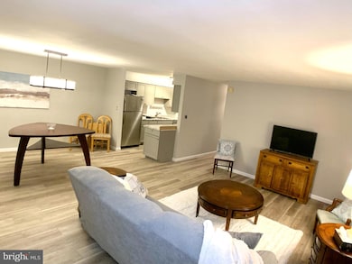 250 Grant Ave unit B 16, Lyndhurst, NJ 07071 - photo 3