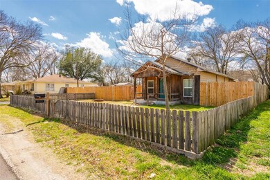 315 Chase Ave, Cleburne, TX 76031 - photo 4