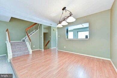 8304 Linden Oaks Ct, Lorton, VA 22079 - photo 7