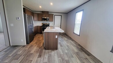 531 Iowa unit 531, Belleville, MI 48111 - photo 5
