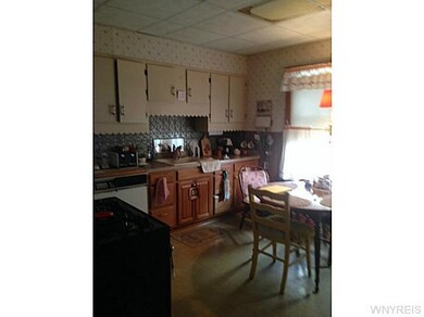 38 Mariemont Ave, Buffalo, NY 14220 - photo 2