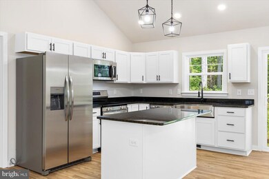 319 Azure Dr, Colonial Beach, VA 22443 - photo 5