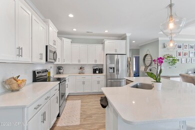 41SailviewCourt - 13
