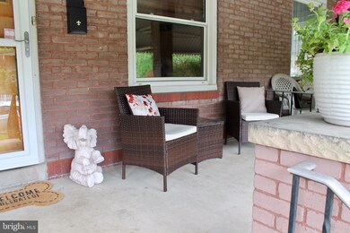 307 N Brobst St, Reading, PA 19607 - photo 3