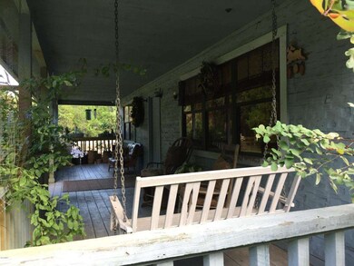 Front Porch/ Entry