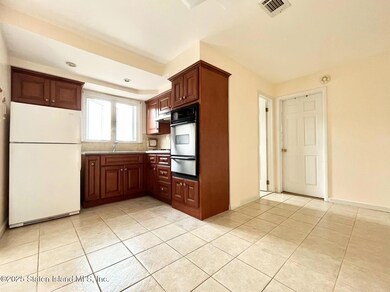 116 Buffalo St unit 1st Floor, Staten Island, NY 10306 - photo 4
