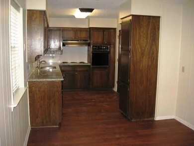 2801 Summitview Dr, Bedford, TX 76021 - photo 6