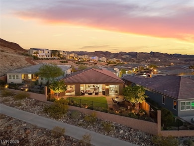 Views of the mountain & Lake Las Vegas