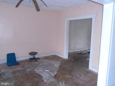 2829 Ridgewood Ave, Baltimore, MD 21215 - photo 3