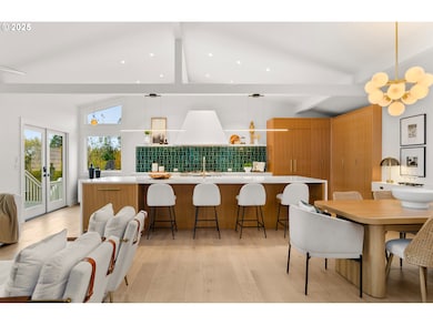 5044 SW Windsor Ct, Portland, OR 97221 - photo 4