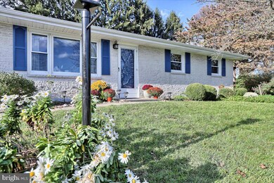 112 Robin Rd, Hershey, PA 17033 - photo 2