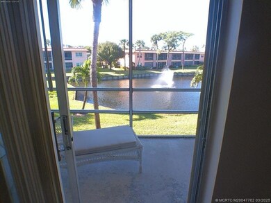 FOUNTAIN VIEW AND SOUNDS FROM INSIDE THE UNIT