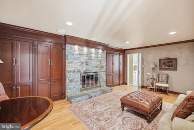 13004 N Commons Way, Potomac, MD 20854 - photo 4