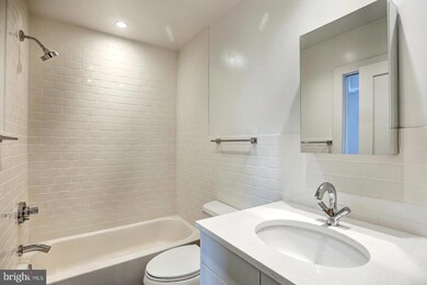 715 Kenyon St NW unit 6, Washington, DC 20010 - photo 5