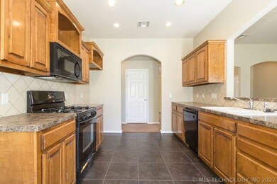 unlisted-address, Broken Arrow, OK 74014 - photo 5