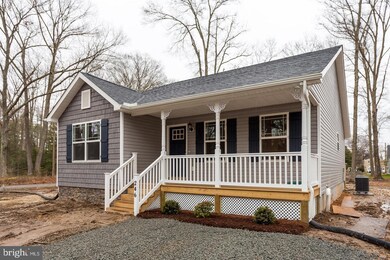 21 3rd St, Colonial Beach, VA 22443 - photo 4