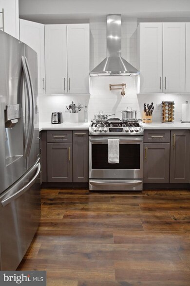 815 7th St NE unit 1, Washington, DC 20002 - photo 4