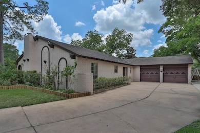 600 Briarwilde Ct, Alvin, TX 77511 - photo 2