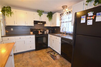 190 Boulder View Dr, Warwick, RI 02886 - photo 6