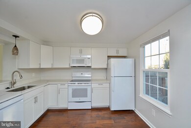 7459 Lone Star Rd, Lorton, VA 22079 - photo 7