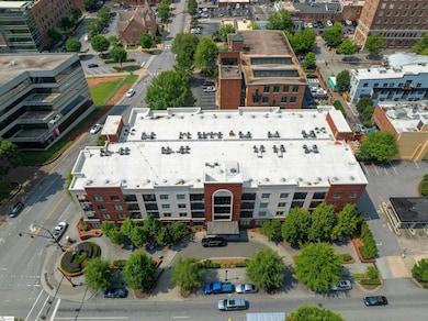 98 E Mcbee Ave unit 303, Greenville, SC 29601 - photo 4
