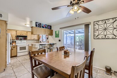 09 Dining Room