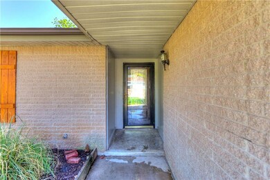 1404 NE 4th St, Moore, OK 73160 - photo 6