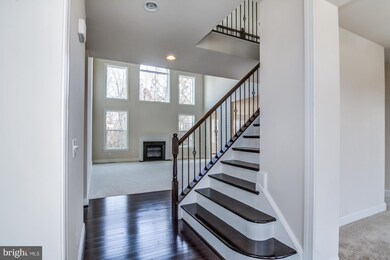 16797 Mill Station Way unit 51, Dumfries, VA 22025 - photo 6