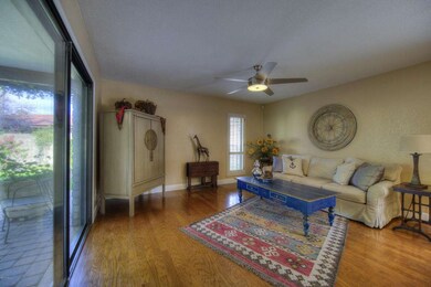 007_Family Room