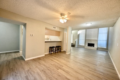 3200 S Gessner Rd unit 204, Houston, TX 77063 - photo 2