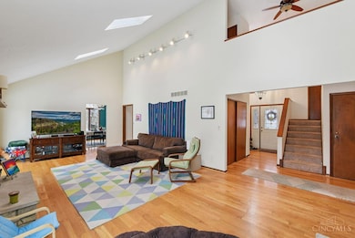 792 Farmsworth Ct, Cincinnati, OH 45255 - photo 5