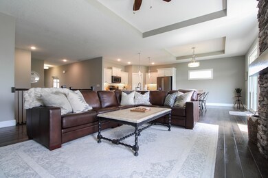 9828 Marnewood Dr, Johnston, IA 50131 - photo 7