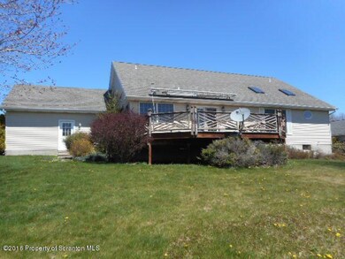 913 Apple Tree Rd, Moscow, PA 18444 - photo 2